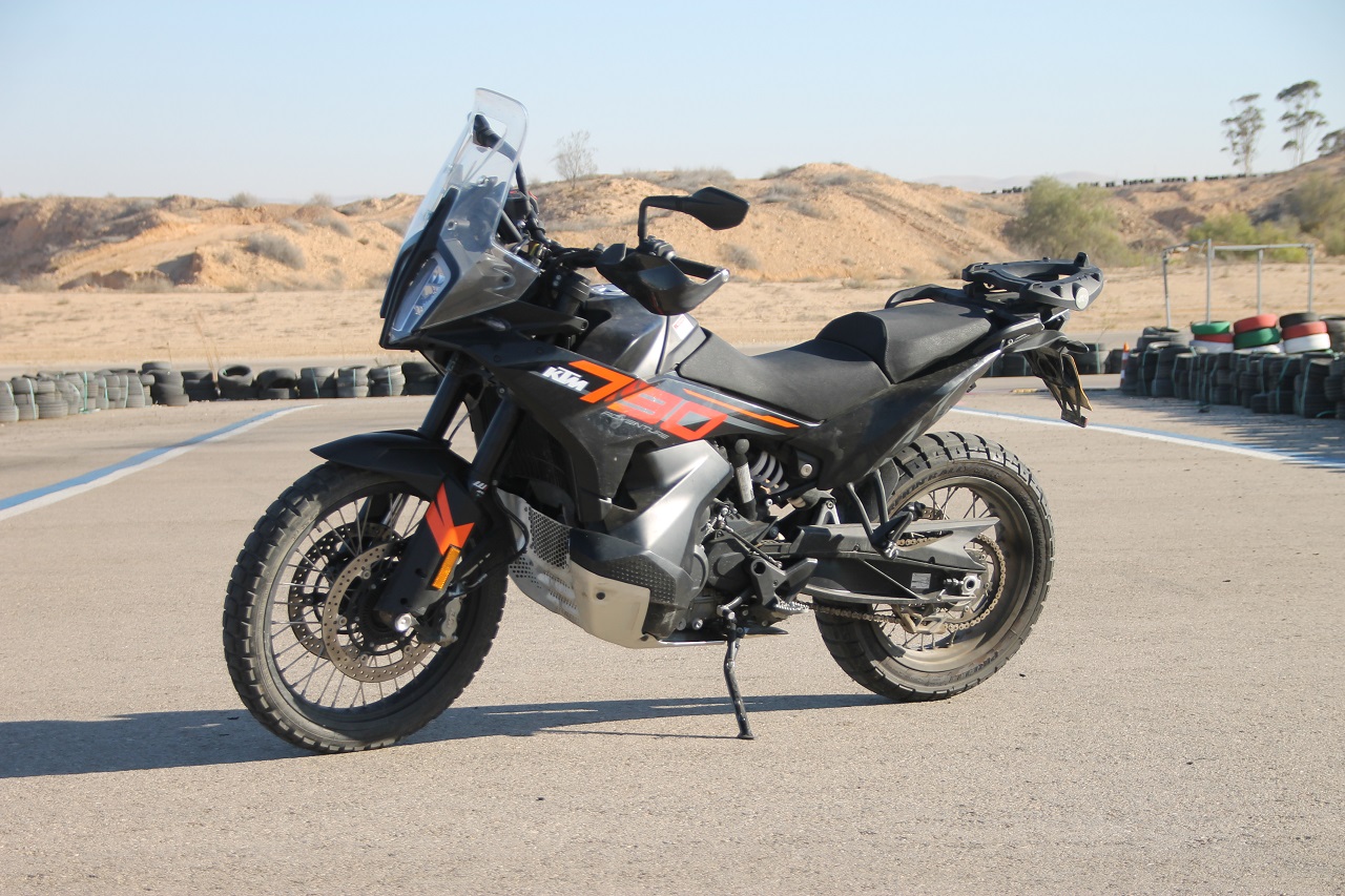 KTM 790 אדוונצ'ר במבחן דרכים