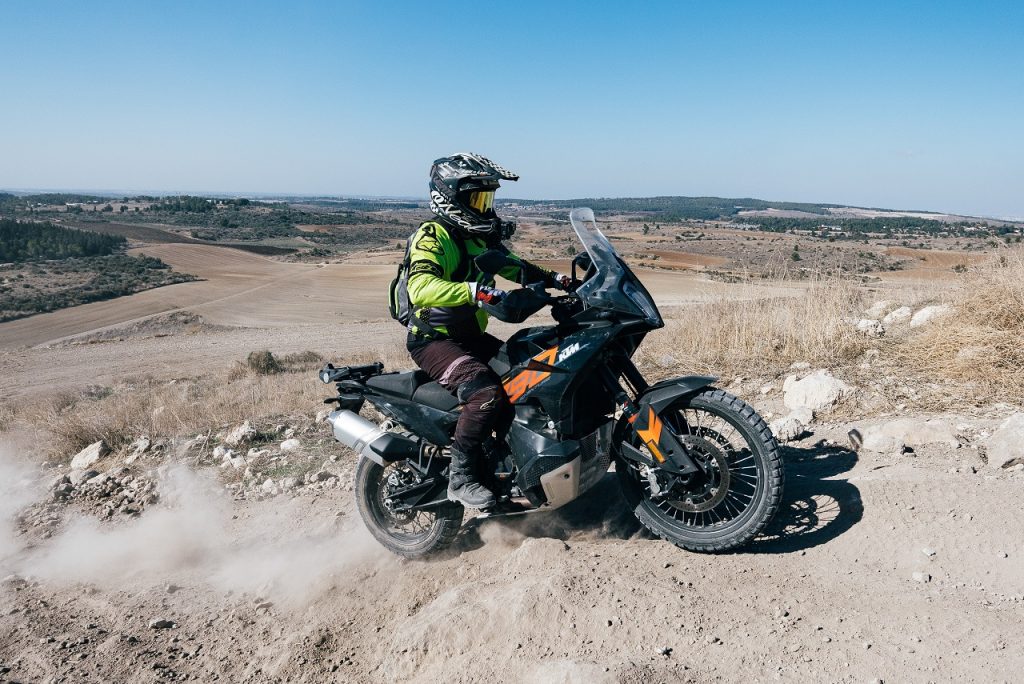 KTM 790 אדוונצ'ר במבחן דרכים