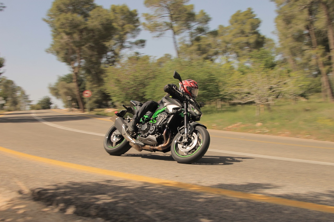 קוואסאקי Z900 במבחן דרכים