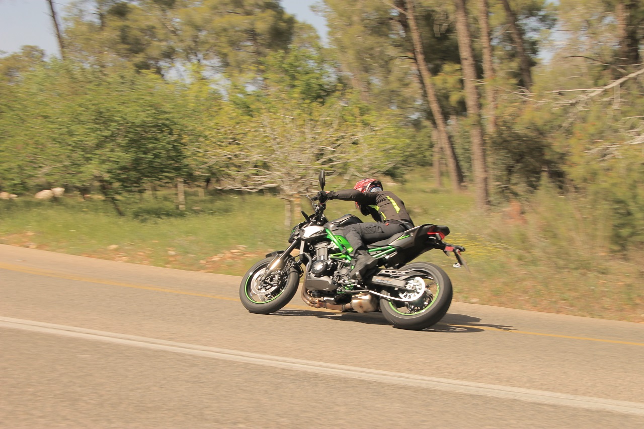 קוואסאקי Z900 במבחן דרכים