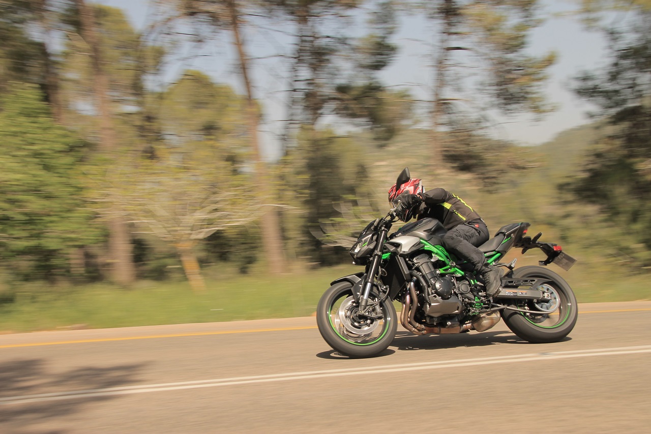 קוואסאקי Z900 במבחן דרכים