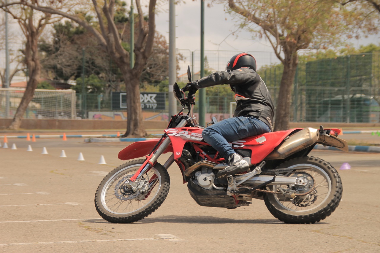 גאסגאס ES700 (2025) במבחן דרכים