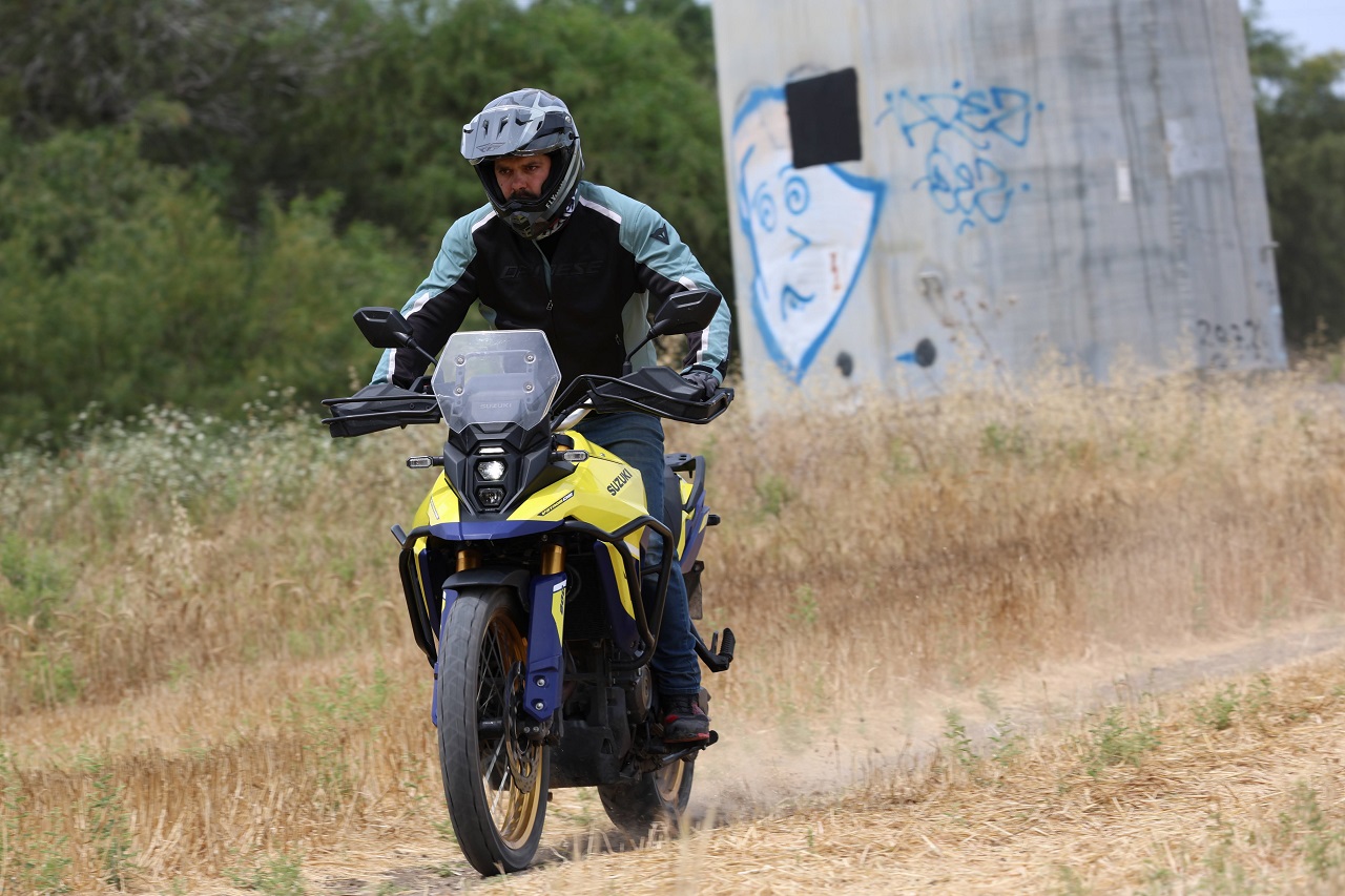 סוזוקי ויסטרום 800DE במבחן דרכים