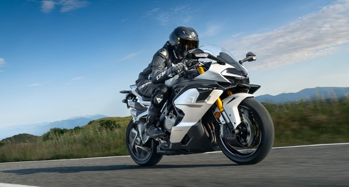 נכנסת לבריכה של הגדולים: CFMoto משיקה אופנוע ראשון עם ארבעה צילינדרים